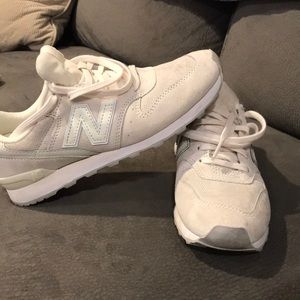 Cream suede Nee Balance Tennis shoes